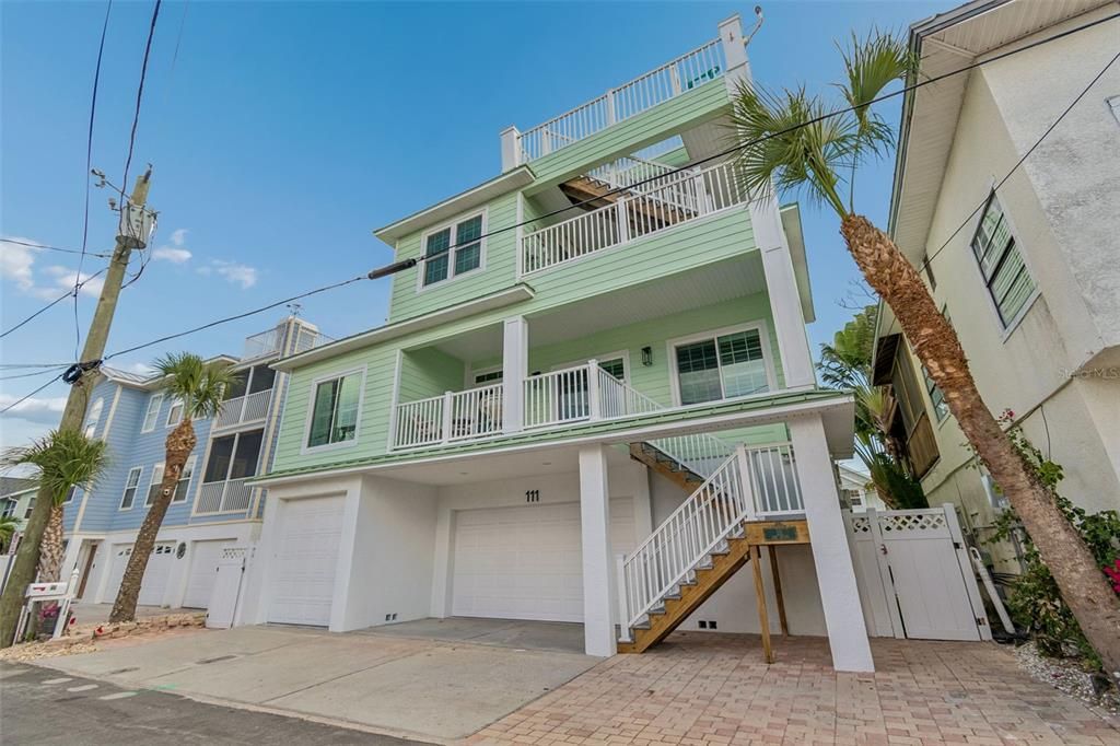For Sale: $1,449,000 (4 beds, 2 baths, 2111 Square Feet)