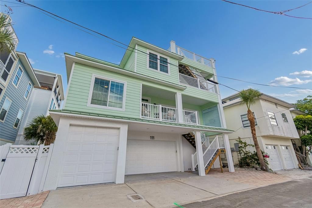 For Sale: $1,449,000 (4 beds, 2 baths, 2111 Square Feet)