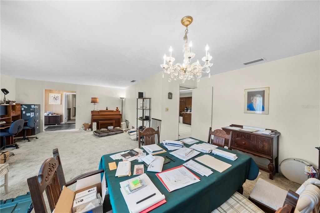 For Sale: $625,000 (3 beds, 2 baths, 2914 Square Feet)
