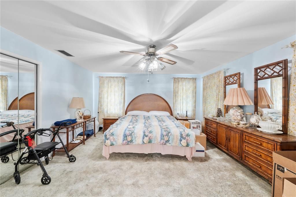For Sale: $625,000 (3 beds, 2 baths, 2914 Square Feet)