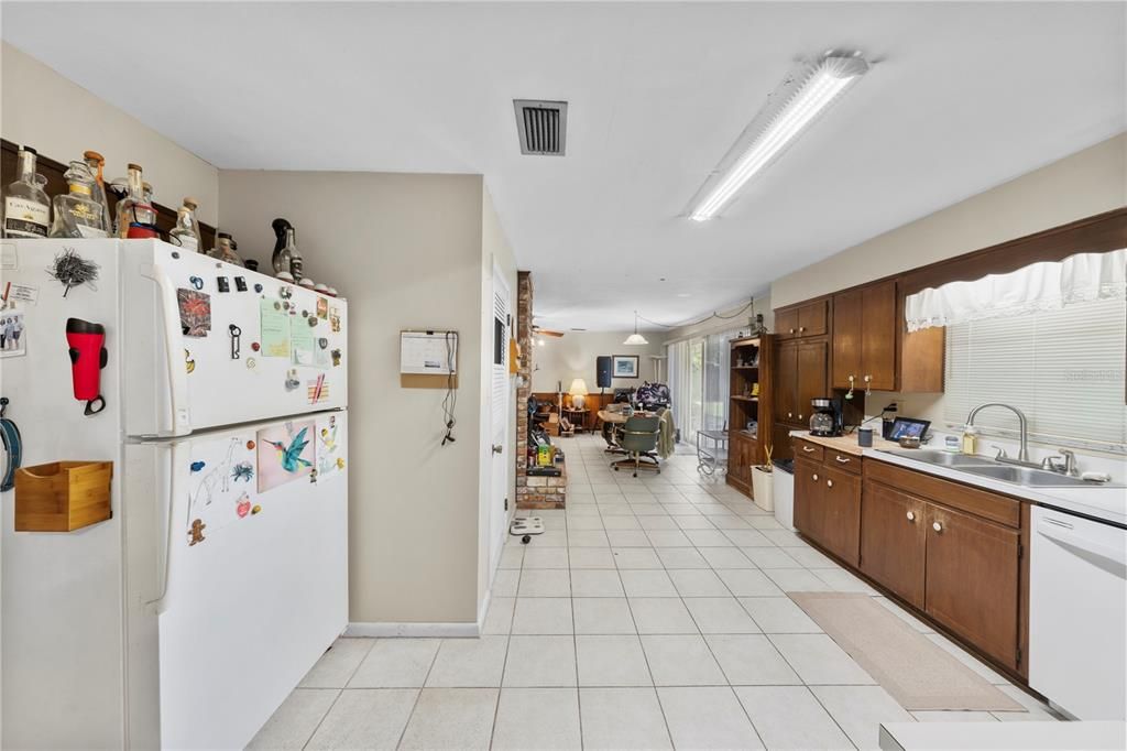 For Sale: $625,000 (3 beds, 2 baths, 2914 Square Feet)