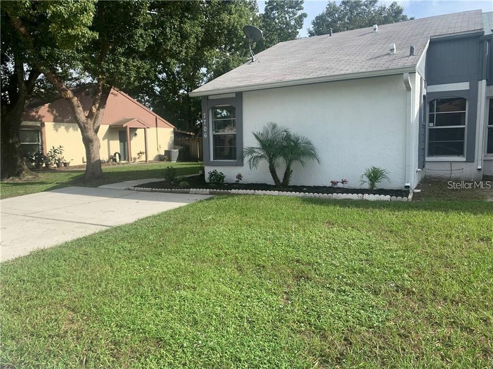 For Rent: $2,100 (2 beds, 2 baths, 899 Square Feet)