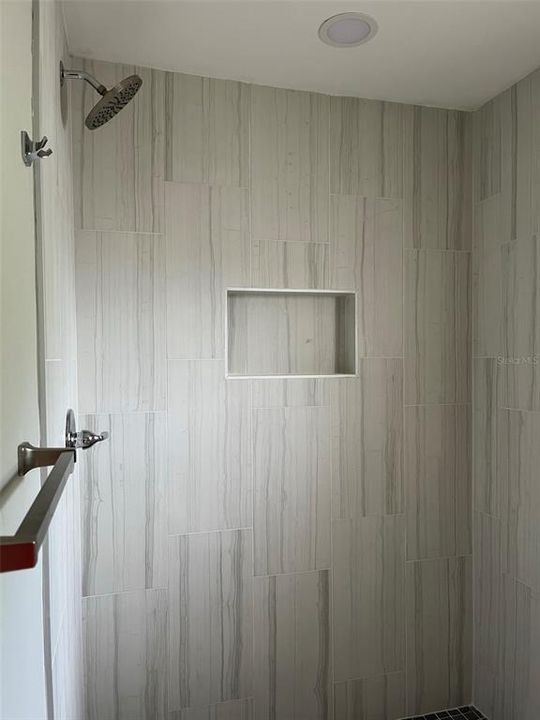 For Rent: $2,100 (2 beds, 2 baths, 899 Square Feet)