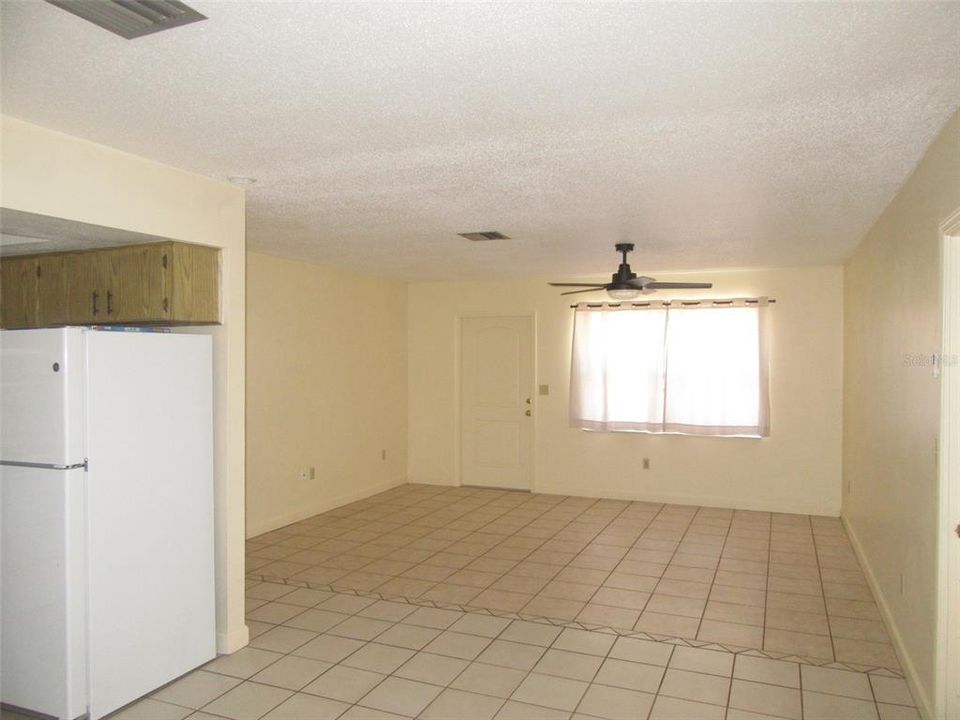For Rent: $1,750 (3 beds, 2 baths, 1120 Square Feet)