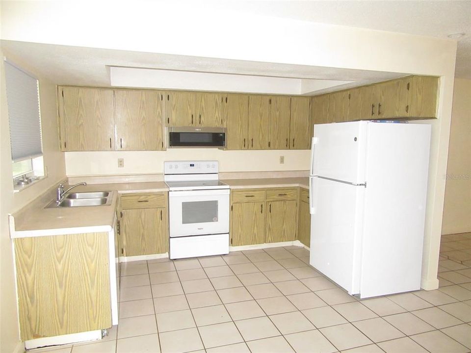 For Rent: $1,750 (3 beds, 2 baths, 1120 Square Feet)