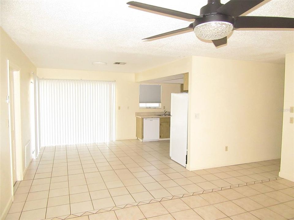 For Rent: $1,750 (3 beds, 2 baths, 1120 Square Feet)
