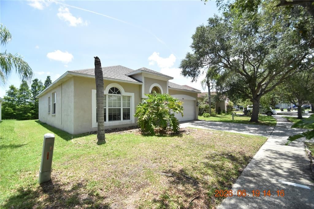 For Rent: $2,050 (3 beds, 2 baths, 1510 Square Feet)