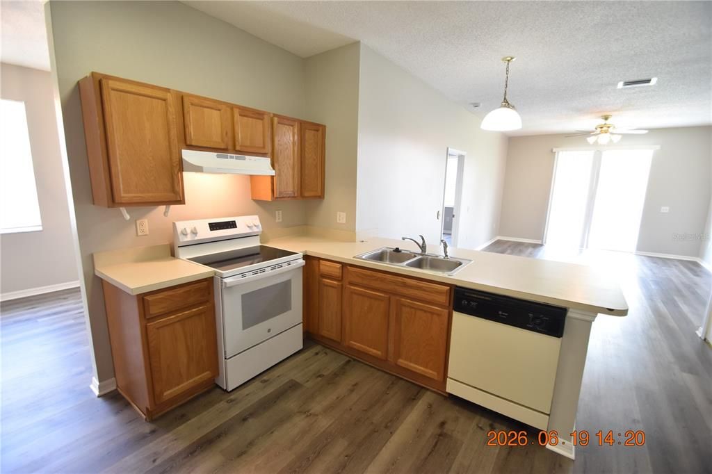 For Rent: $2,050 (3 beds, 2 baths, 1510 Square Feet)