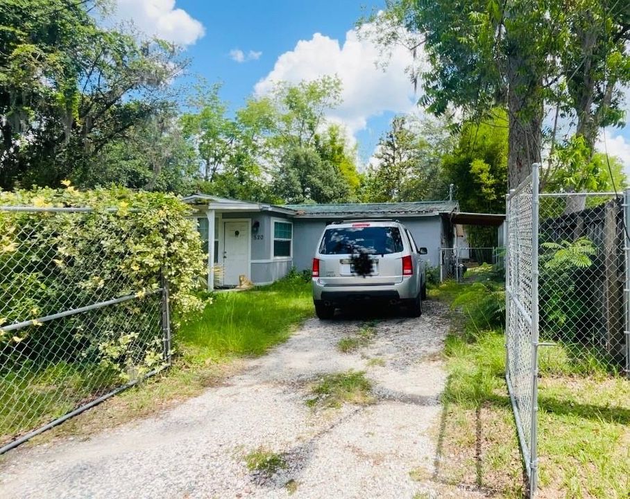 For Sale: $149,900 (2 beds, 1 baths, 986 Square Feet)