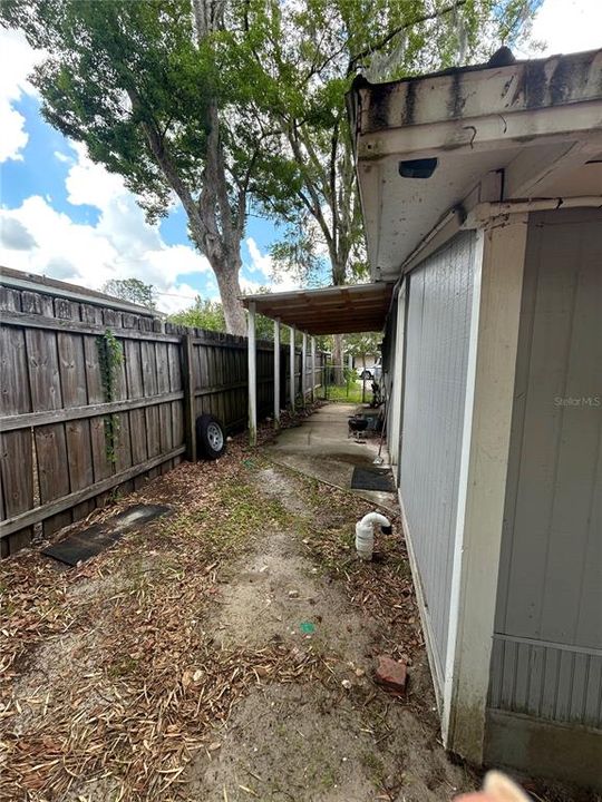For Sale: $149,900 (2 beds, 1 baths, 986 Square Feet)