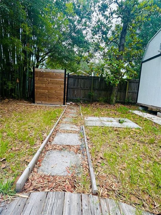 For Sale: $149,900 (2 beds, 1 baths, 986 Square Feet)