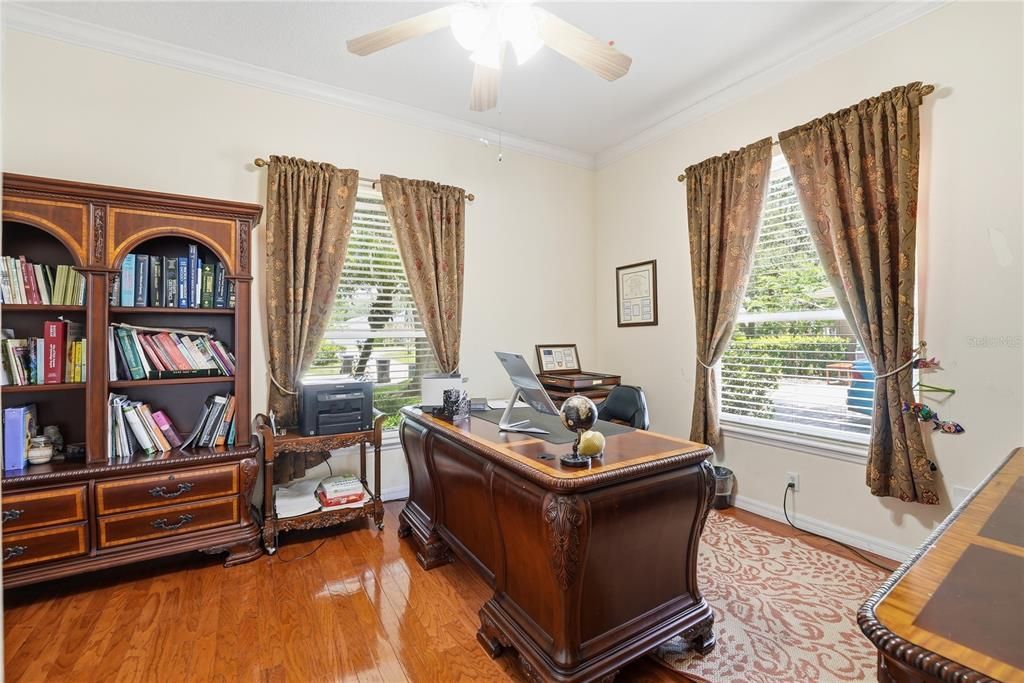 For Sale: $950,000 (6 beds, 4 baths, 3942 Square Feet)