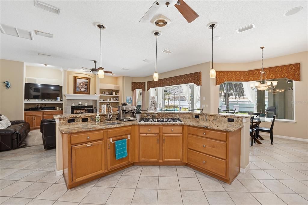 For Sale: $950,000 (6 beds, 4 baths, 3942 Square Feet)
