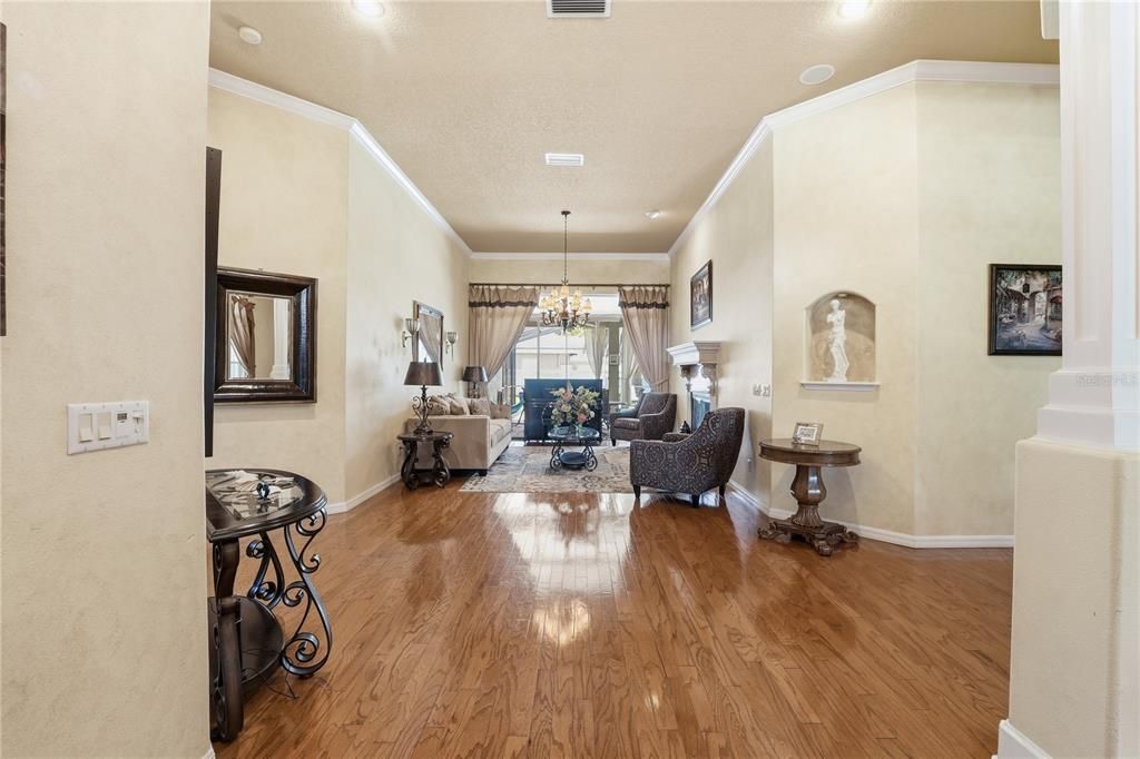 For Sale: $950,000 (6 beds, 4 baths, 3942 Square Feet)