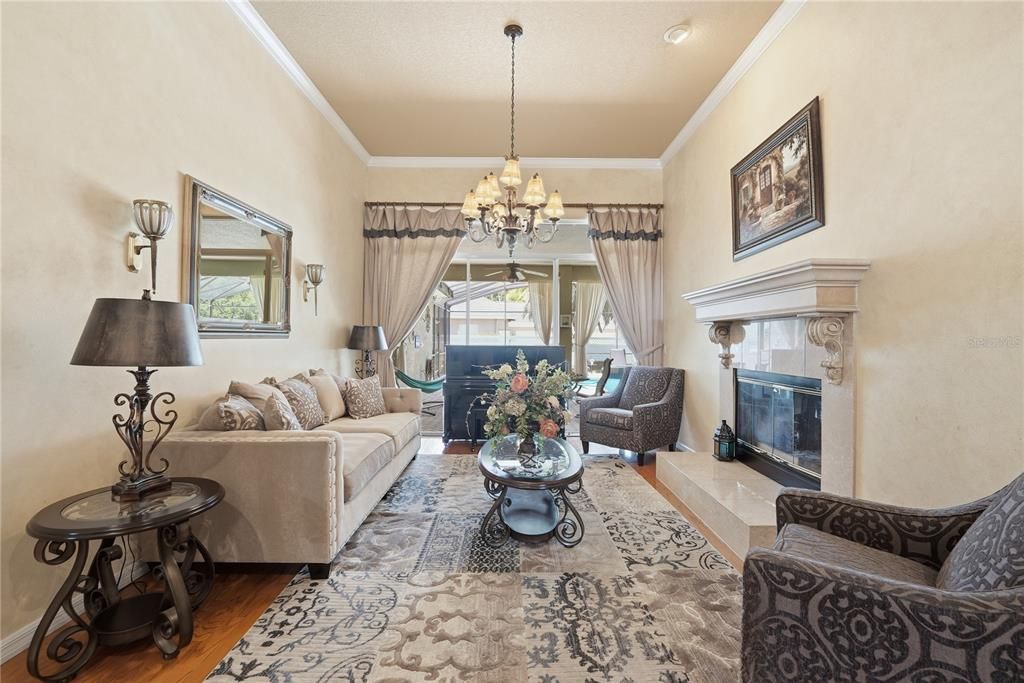 For Sale: $950,000 (6 beds, 4 baths, 3942 Square Feet)