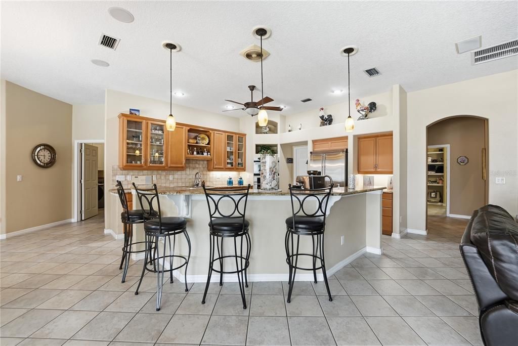 For Sale: $950,000 (6 beds, 4 baths, 3942 Square Feet)