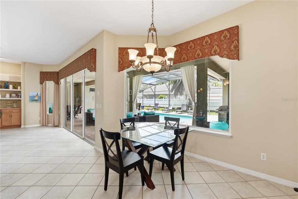 For Sale: $950,000 (6 beds, 4 baths, 3942 Square Feet)