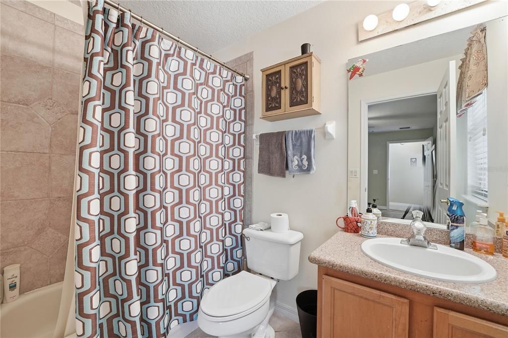 For Sale: $950,000 (6 beds, 4 baths, 3942 Square Feet)