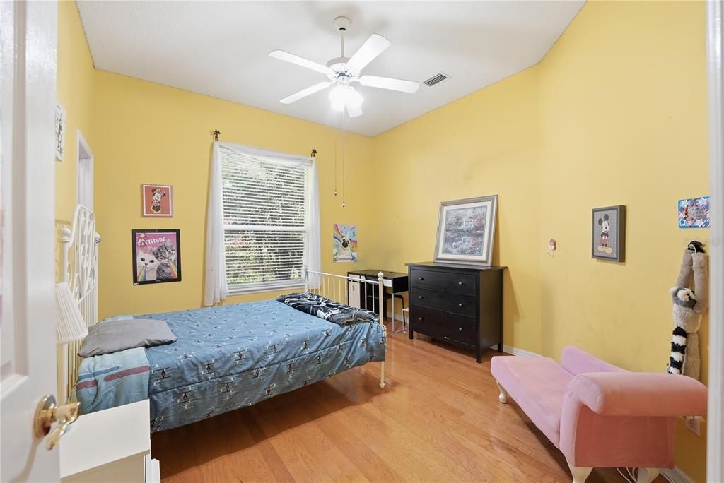 For Sale: $950,000 (6 beds, 4 baths, 3942 Square Feet)