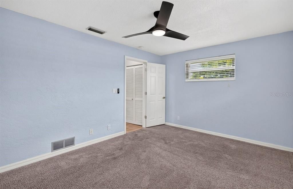 For Sale: $299,990 (2 beds, 2 baths, 1276 Square Feet)