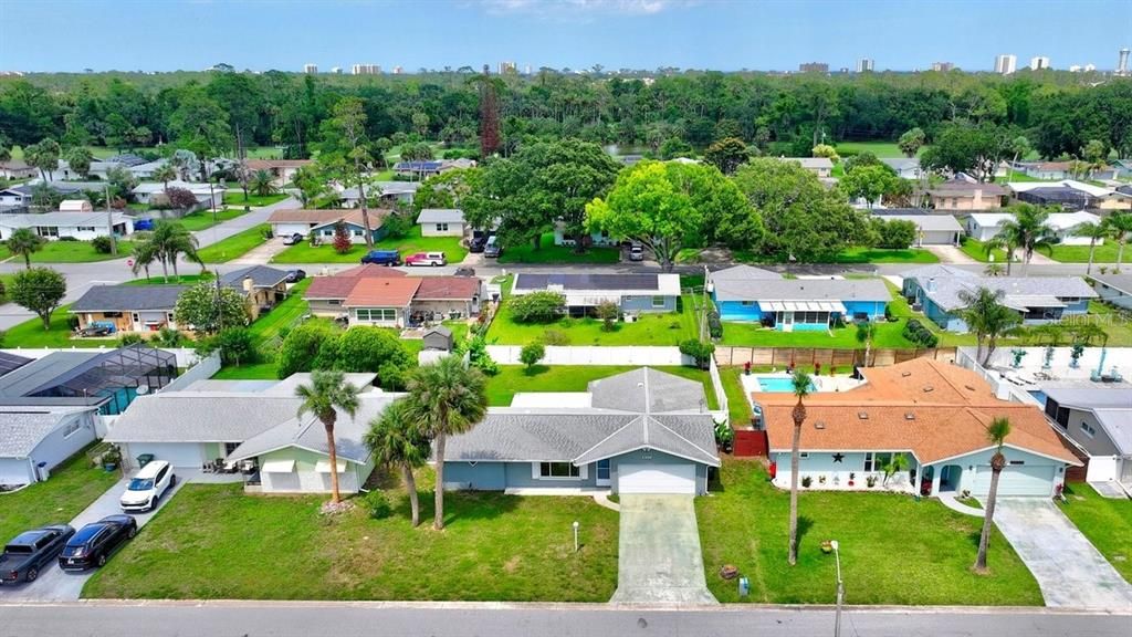 For Sale: $299,990 (2 beds, 2 baths, 1276 Square Feet)