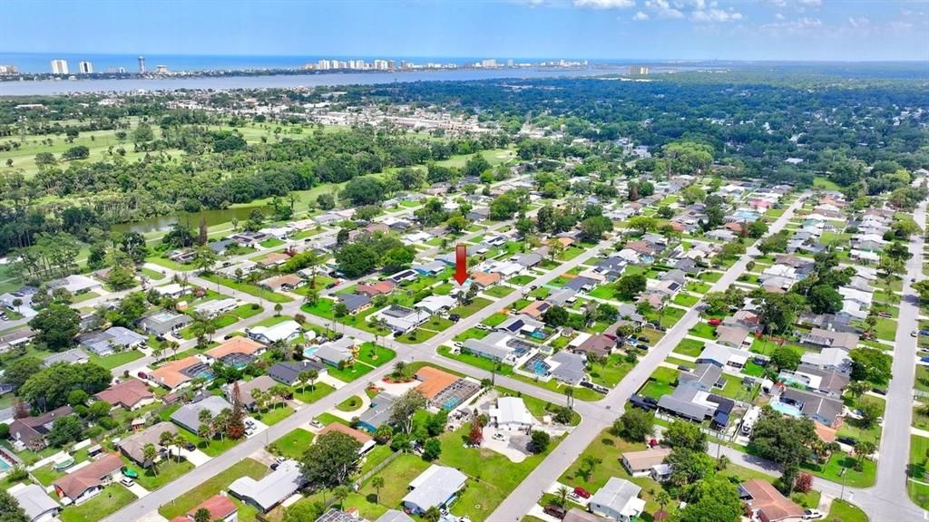 For Sale: $299,990 (2 beds, 2 baths, 1276 Square Feet)