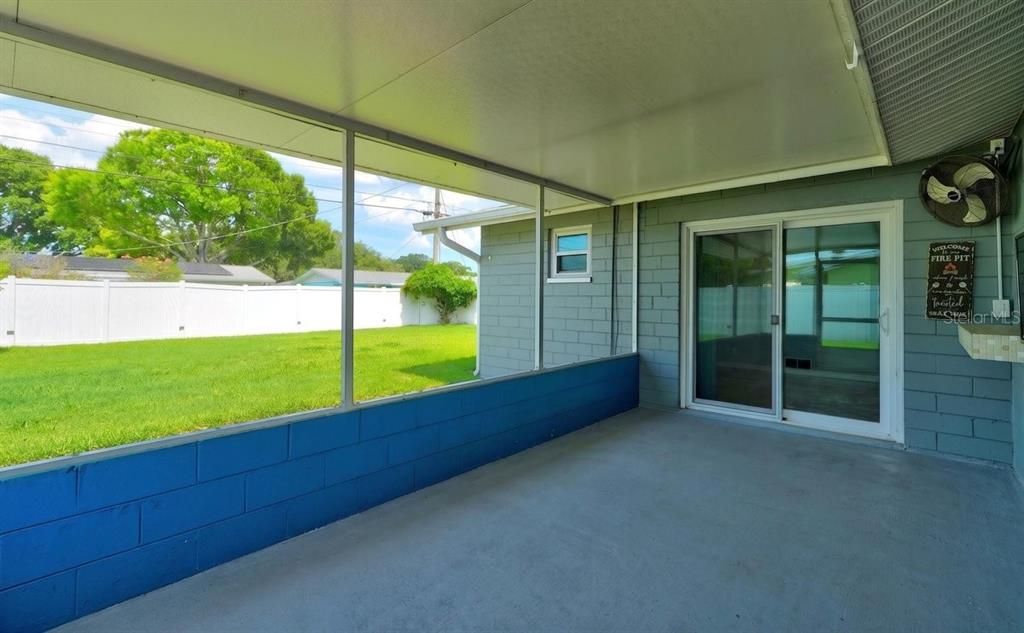 For Sale: $299,990 (2 beds, 2 baths, 1276 Square Feet)