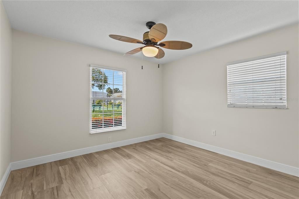 For Sale: $249,000 (2 beds, 2 baths, 1078 Square Feet)