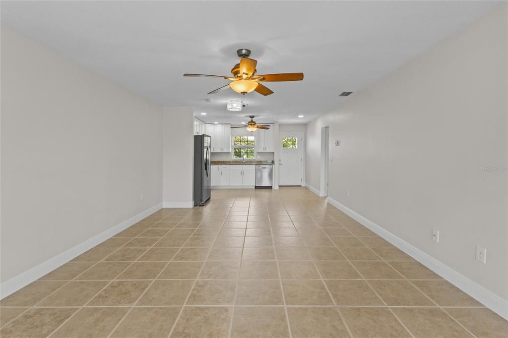 For Sale: $249,000 (2 beds, 2 baths, 1078 Square Feet)