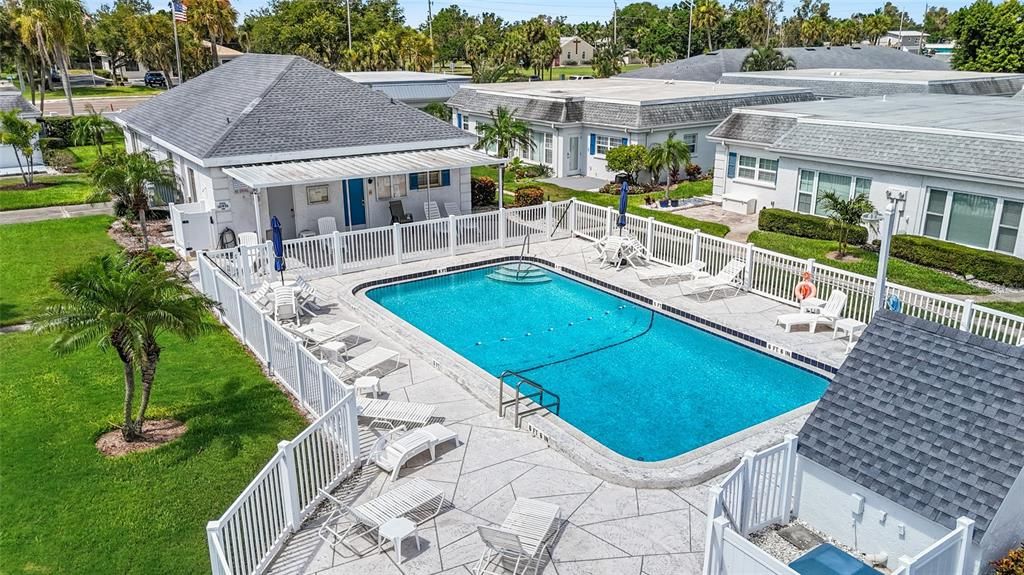 For Sale: $249,000 (2 beds, 2 baths, 1078 Square Feet)