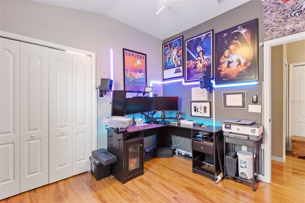 For Sale: $285,000 (3 beds, 2 baths, 1530 Square Feet)