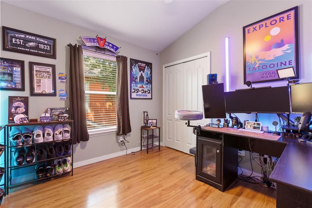 For Sale: $285,000 (3 beds, 2 baths, 1530 Square Feet)