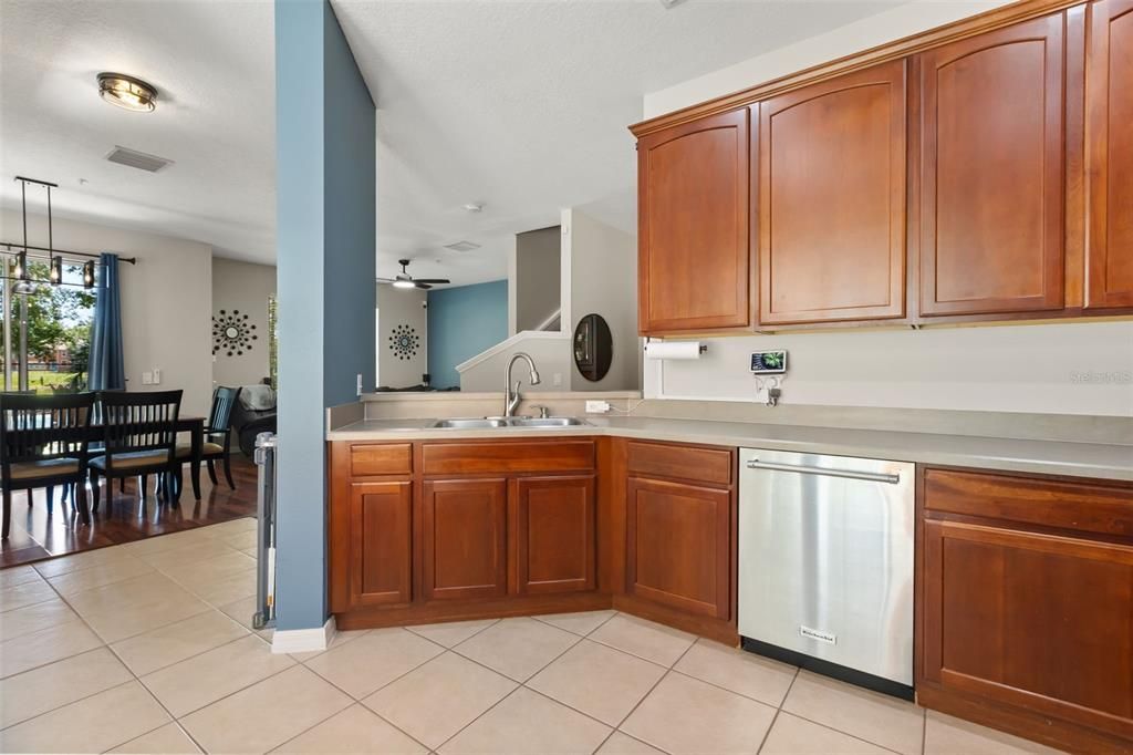 For Sale: $285,000 (3 beds, 2 baths, 1530 Square Feet)
