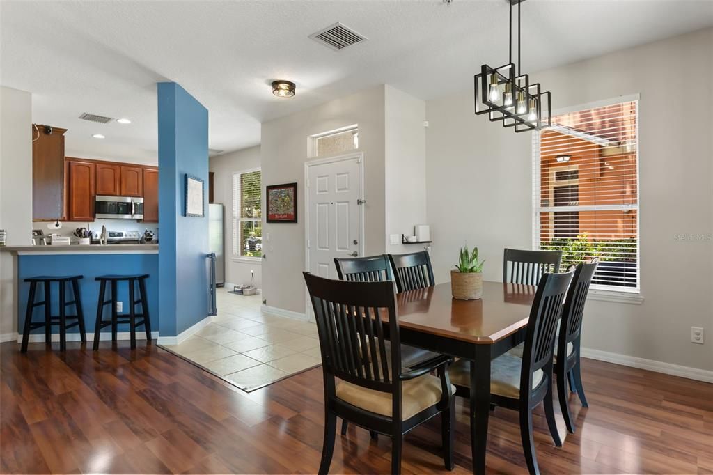 For Sale: $285,000 (3 beds, 2 baths, 1530 Square Feet)