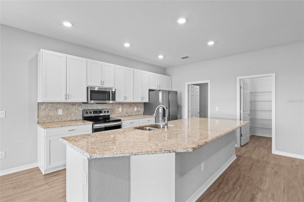 For Rent: $2,550 (4 beds, 2 baths, 2020 Square Feet)