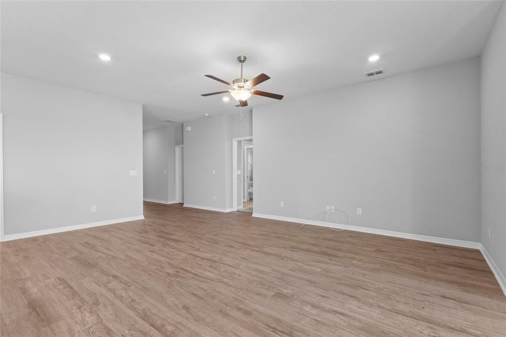 For Rent: $2,550 (4 beds, 2 baths, 2020 Square Feet)
