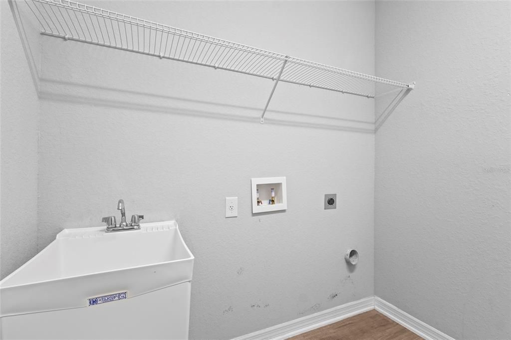 For Rent: $2,550 (4 beds, 2 baths, 2020 Square Feet)