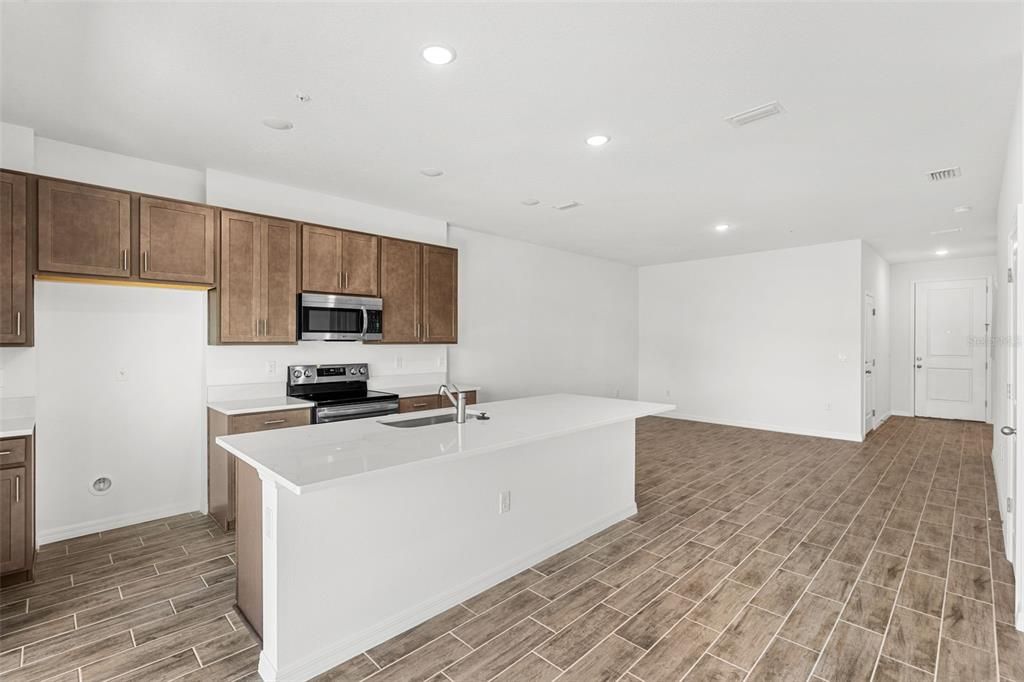 For Sale: $374,999 (3 beds, 2 baths, 1663 Square Feet)