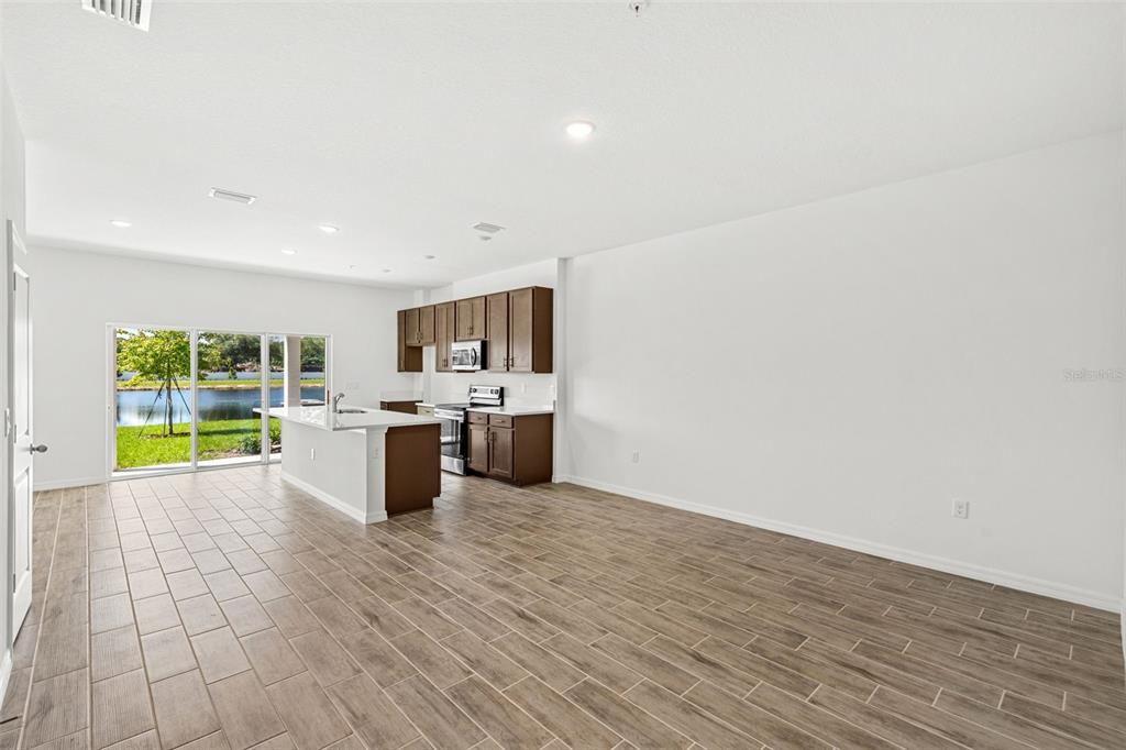For Sale: $374,999 (3 beds, 2 baths, 1663 Square Feet)