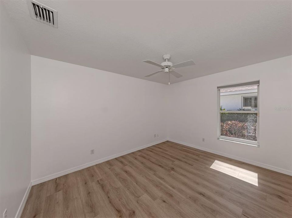 На продажу: $449,900 (3 спален, 2 ванн, 1550 Квадратных фут)