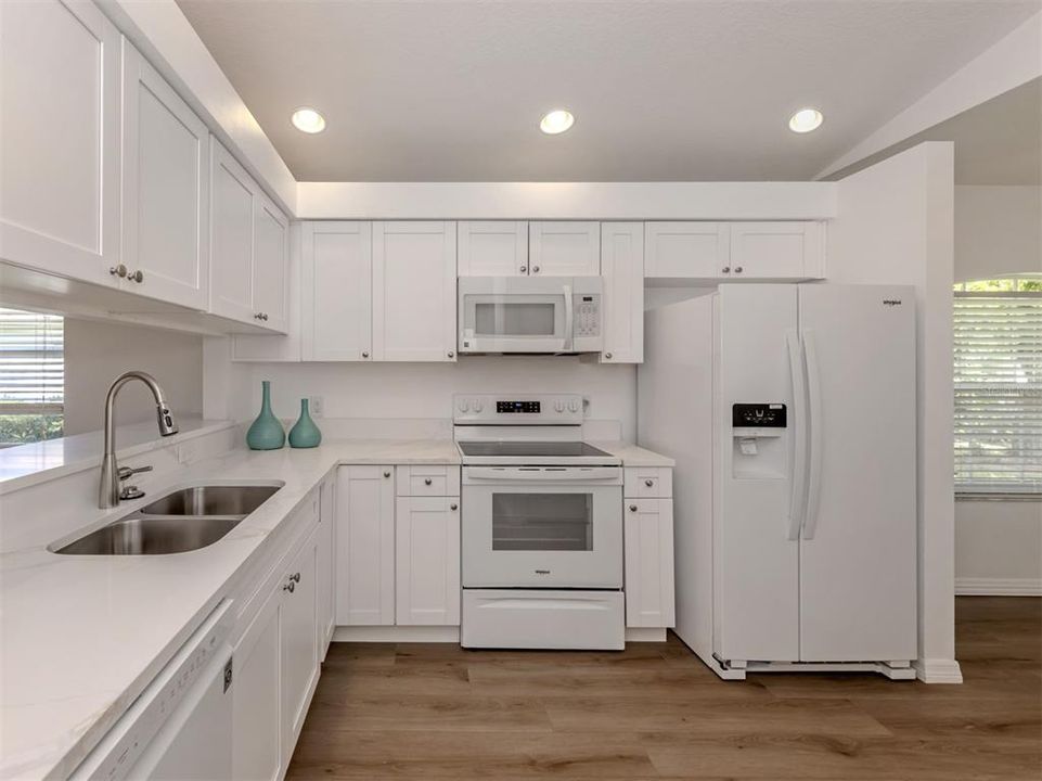 На продажу: $449,900 (3 спален, 2 ванн, 1550 Квадратных фут)