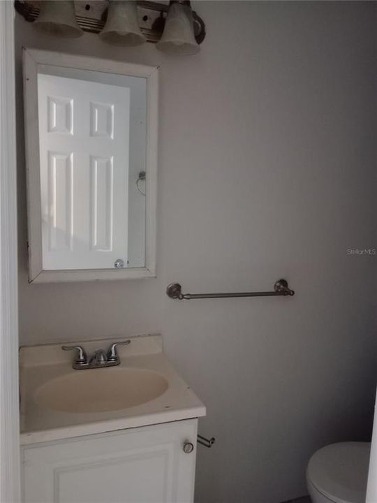 For Rent: $875 (1 beds, 1 baths, 375 Square Feet)