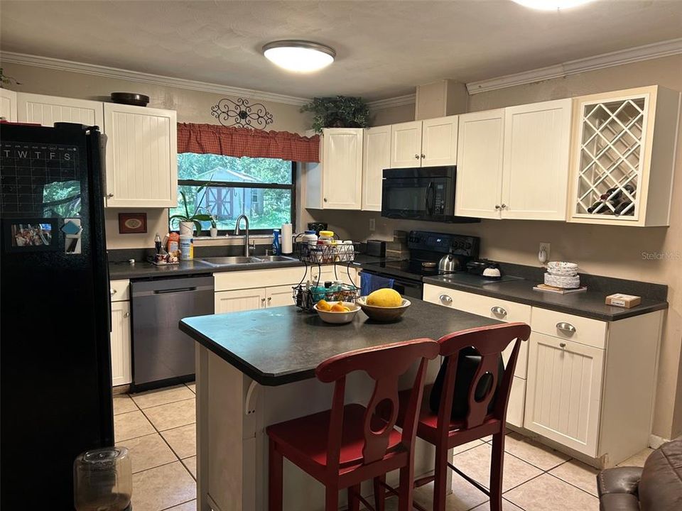 For Sale: $400,000 (3 beds, 2 baths, 2068 Square Feet)