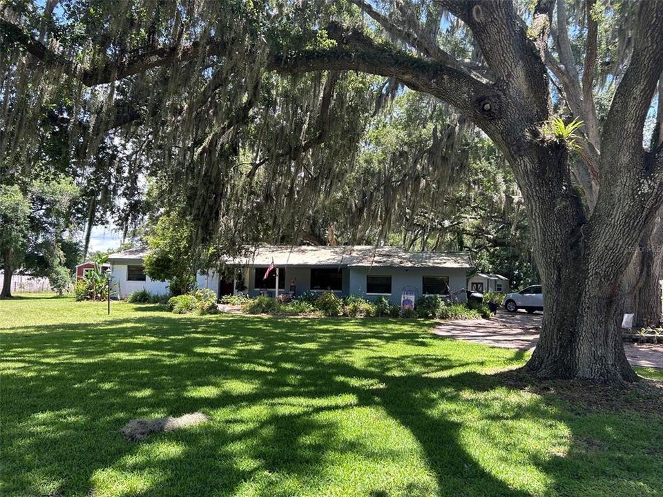For Sale: $400,000 (3 beds, 2 baths, 2068 Square Feet)