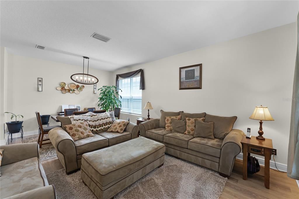 For Sale: $510,000 (4 beds, 2 baths, 2290 Square Feet)