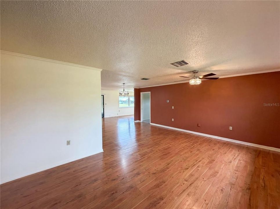 For Sale: $280,000 (2 beds, 2 baths, 1506 Square Feet)