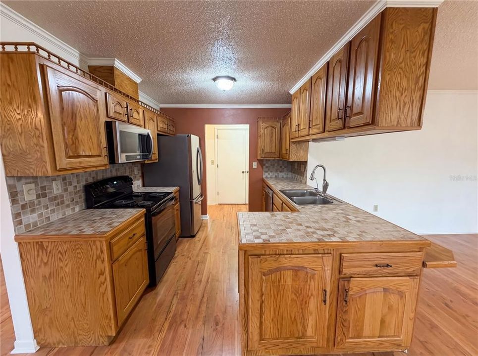 For Sale: $280,000 (2 beds, 2 baths, 1506 Square Feet)