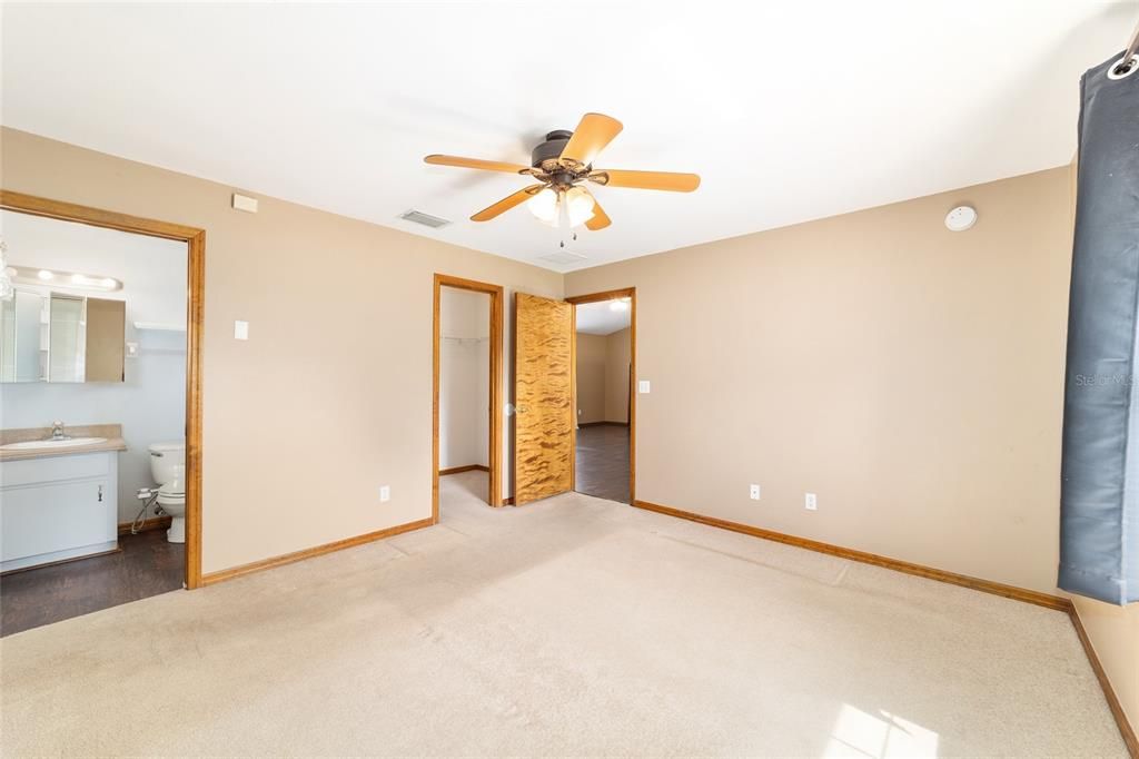 For Sale: $235,000 (3 beds, 2 baths, 1238 Square Feet)