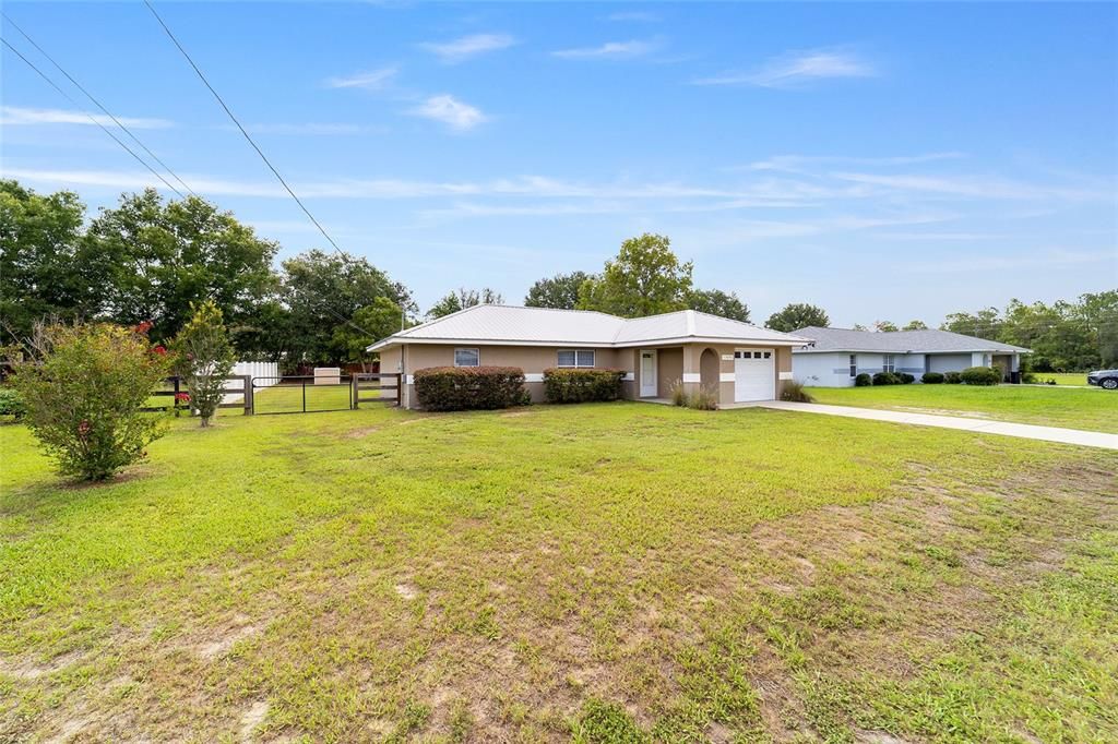For Sale: $235,000 (3 beds, 2 baths, 1238 Square Feet)