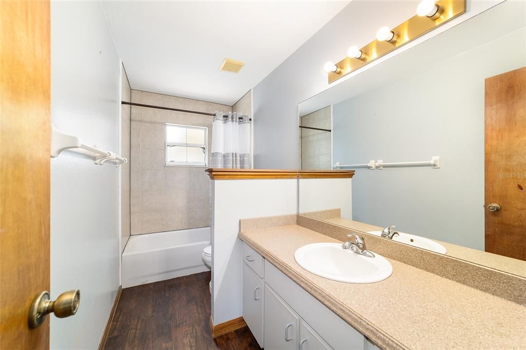 For Sale: $235,000 (3 beds, 2 baths, 1238 Square Feet)